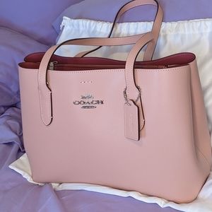 Pink Coach NEW never used purse 👜